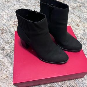Kelly & Katie Yona Chelsea boot